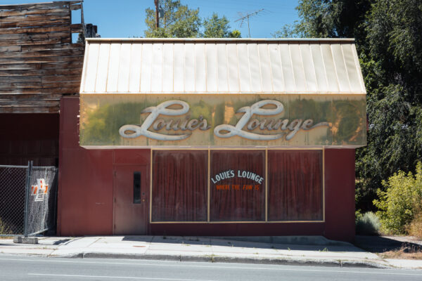 Louie´s Lounge, Highway 50, Eureka, Nevada, USA - seen by streb