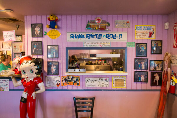 Peggy Sue's 50's Diner, Yermo, California, USA - seen by streb